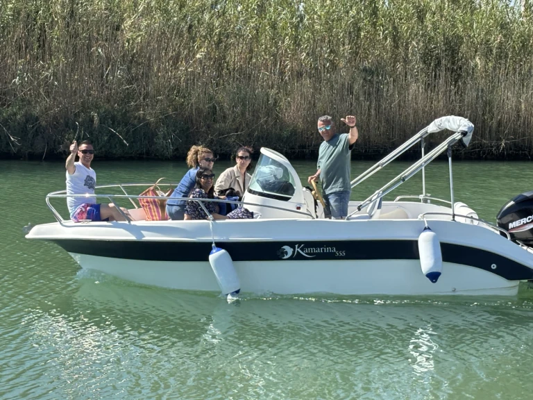 Quicksilver Activ 555 Bowrider jednotlivci a charterové společnosti v Siracusa