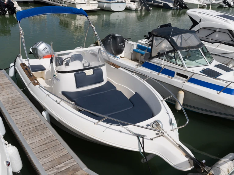 Pronajmout Motorová loď se skipperem či ne Quicksilver v Royan