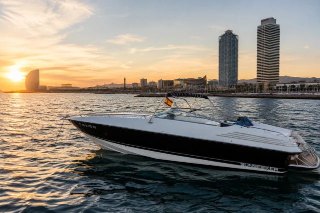 Sunseeker Monterey 27 jednotlivci a charterové společnosti v Port Olímpic of Barcelona