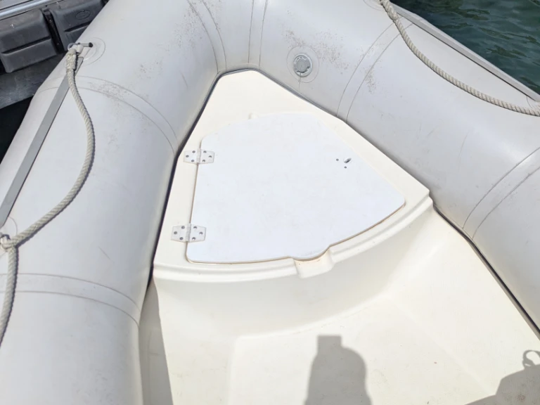 Pronájem lodi Bombard Explorer 500 SB v Annecy na Samboatu
