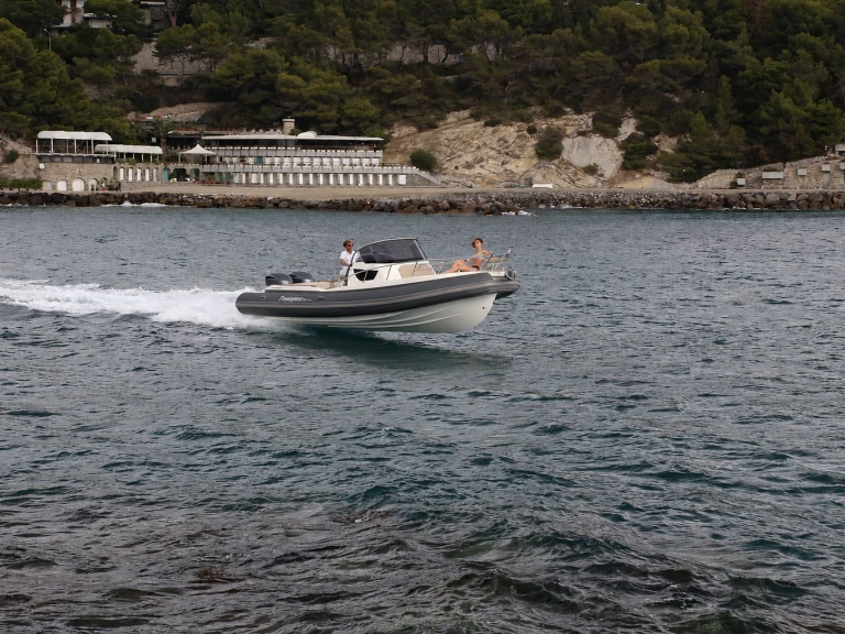 Pronájem lodi Le Lavandou lákavé ceny Tempest 900 WA