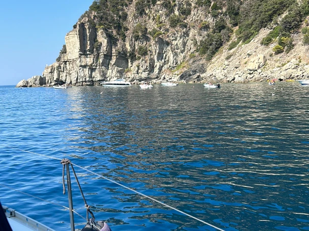 Bénéteau First 375 jednotlivci a charterové společnosti v Genova