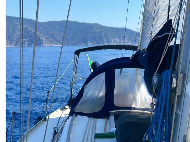 Pronajmout si Bénéteau First 375 v Genova