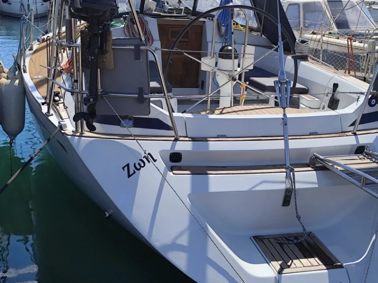 Grand Soleil Grand Soleil 37 Race jednotlivci a charterové společnosti v Atény