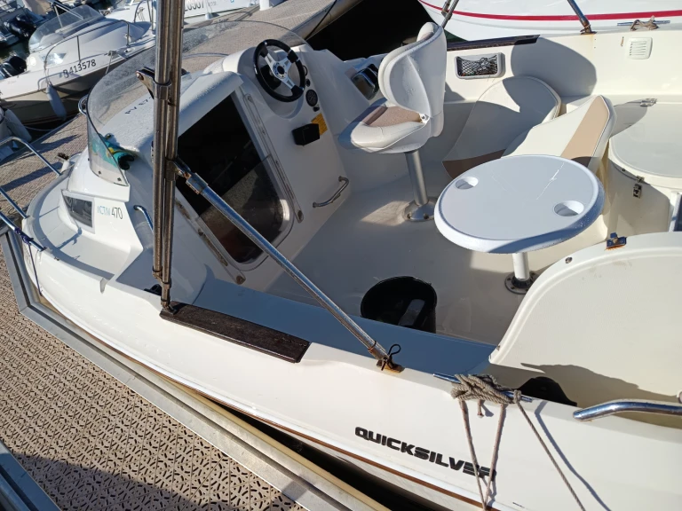 Pronájem Jachta v Le Barcarès -Quicksilver Activ 470 Cabin