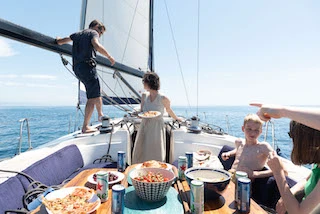 Pronajmout si Bavaria Bavaria 49 v Barcelona