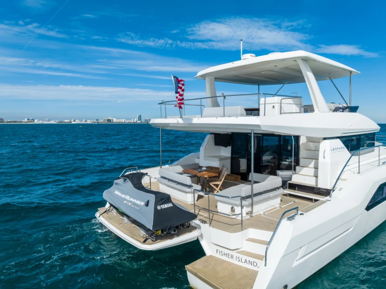Pronájem Katamarán v Miami -Leopard Leopard 53 Powercat
