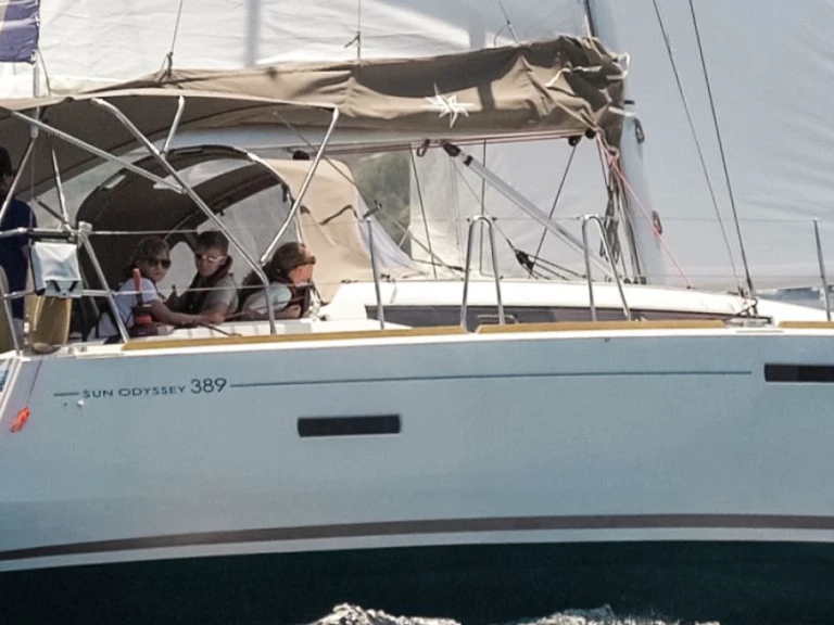 Pronájem Plachetnice v Le Marin -Jeanneau Jeanneau Sun Odyssey 389