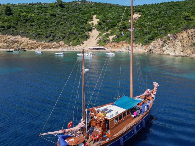 Pronajmout si Custom made by Psarros shipping Liberty v Skiathos