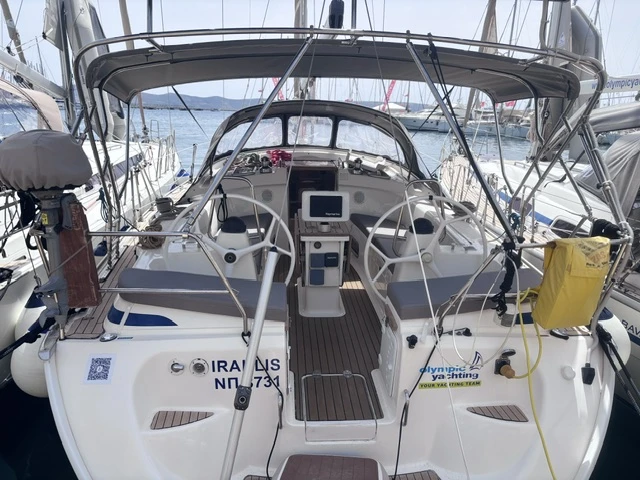 Bavaria Bavaria 42 Cruiser jednotlivci a charterové společnosti v Lavrio