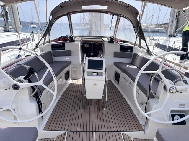 Pronájem jachty v Lavrio -Jeanneau Sun Odyssey 449 na Samboatu