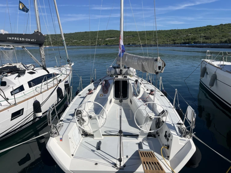 Pronájem lodi Italia Yachts Italia 9.98 v Punat na Samboatu