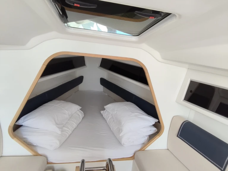 Pronajmout Plachetnice se skipperem či ne Italia Yachts v Punat