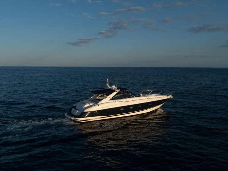 Pronajmout Jachta se skipperem či ne Sunseeker v San José del Cabo
