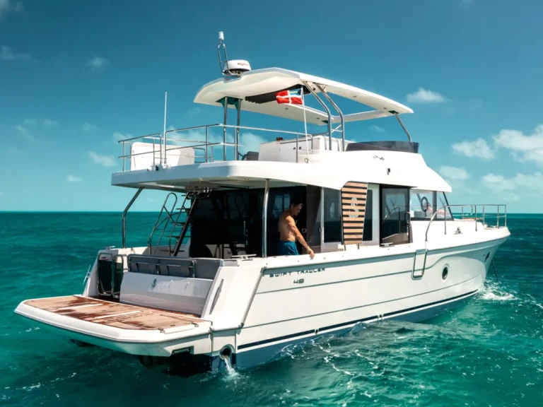 Pronájem Motorová loď v Capri -Bénéteau Swift Trawler 48