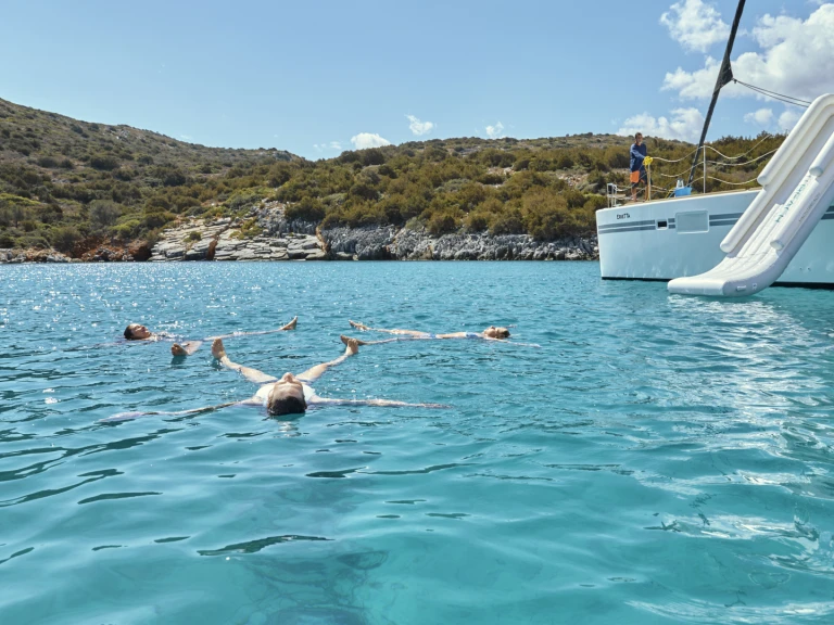 Pronajmout Katamarán se skipperem či ne Lagoon v Rhodos