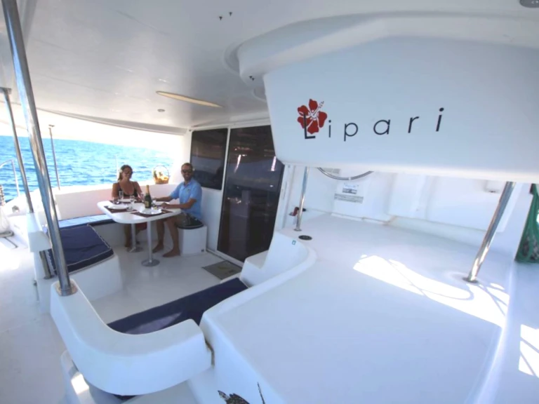 Pronájem lodi Fountaine Pajot Lipari 41 v Nosy Be na Samboatu