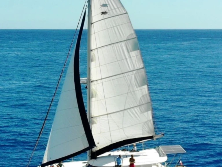 Pronajmout Katamarán se skipperem či ne Fountaine Pajot v Nosy Be