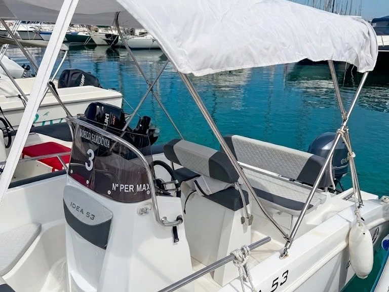 Pronajmout Motorová loď se skipperem či ne Idea Marine v Alghero
