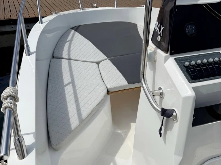 Pronájem Motorová loď Idea Marine s licencí