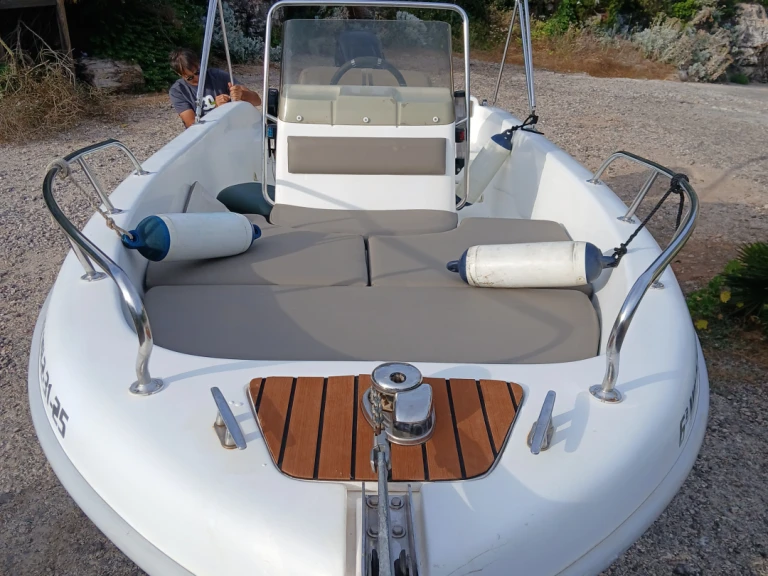 Saver OPEN 520 jednotlivci a charterové společnosti v Ciutadella de Menorca