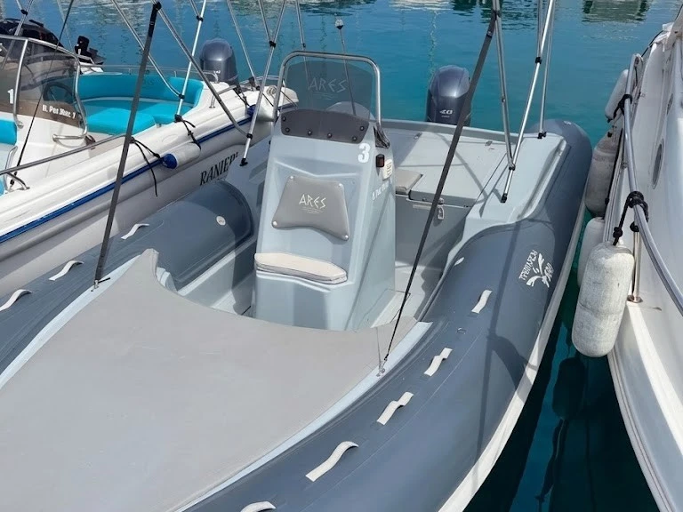 Pronájem Polotuhá loď v Alghero -Trimarchi Trimarchi 580