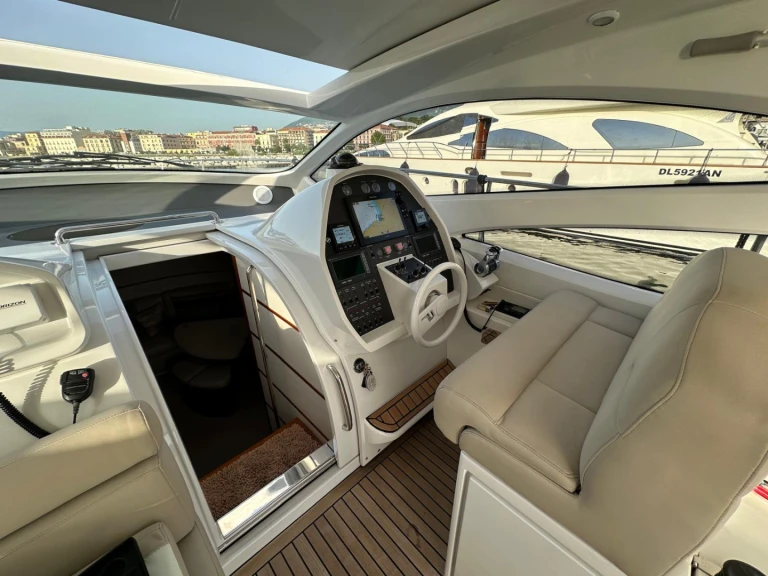 Pronajmout si Pershing Pershing 50 v Porto Rotondo