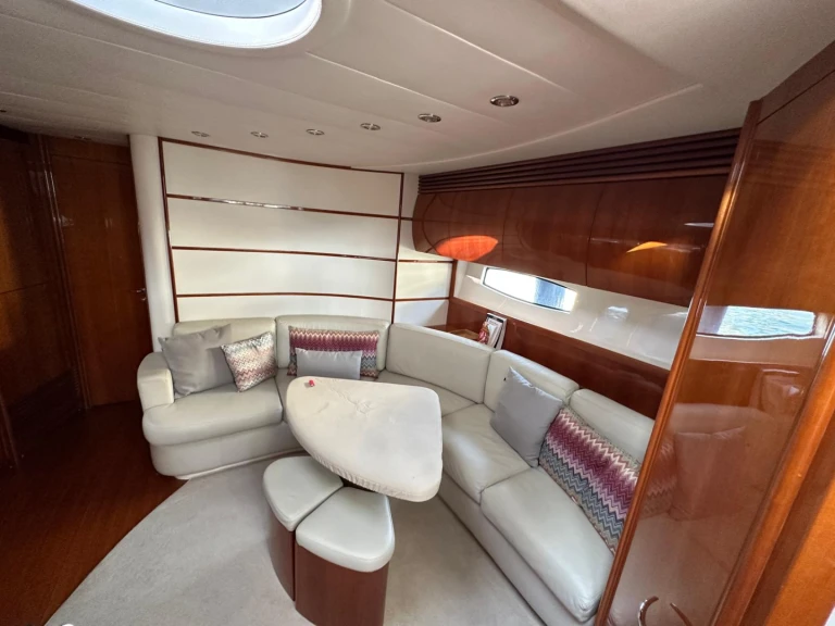 Pronájem lodi Porto Rotondo lákavé ceny Pershing 50