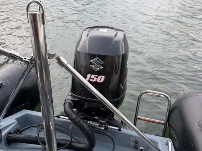 Pronájem Polotuhá loď v Cavalaire-sur-Mer -Zodiac Pro Open 650