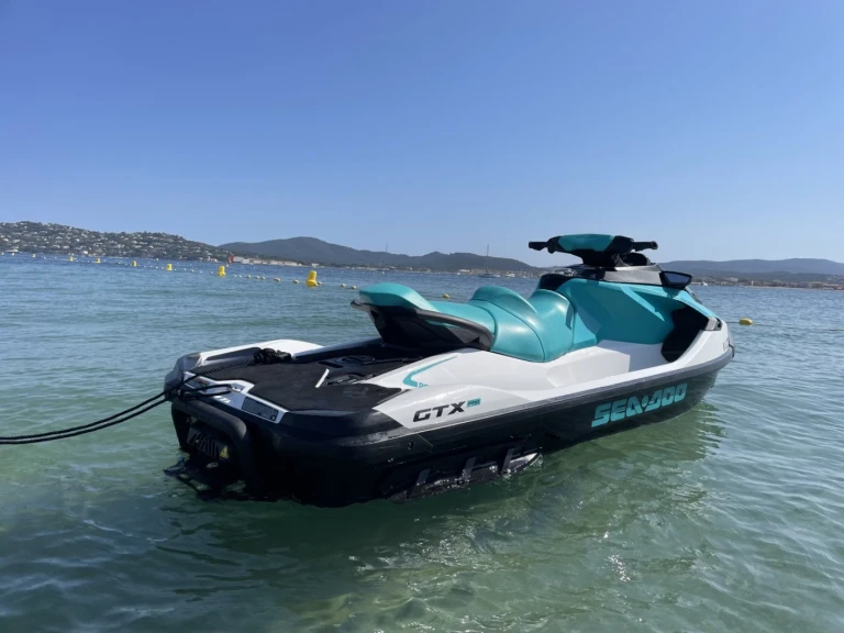 Pronájem lodi Les Issambres lákavé ceny GTX 130