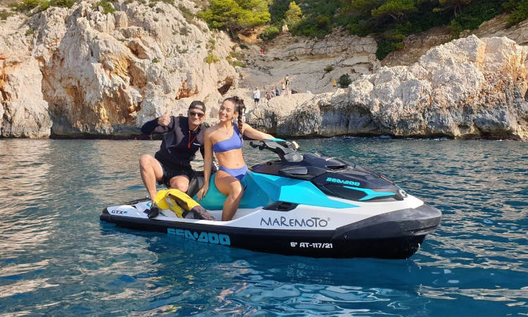 Pronájem Vodní skútr v Les Issambres -Sea-Doo GTX 130