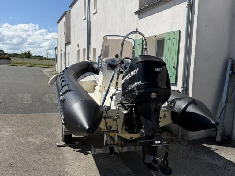 Pronájem lodi La Cotinière lákavé ceny Sunrider 550