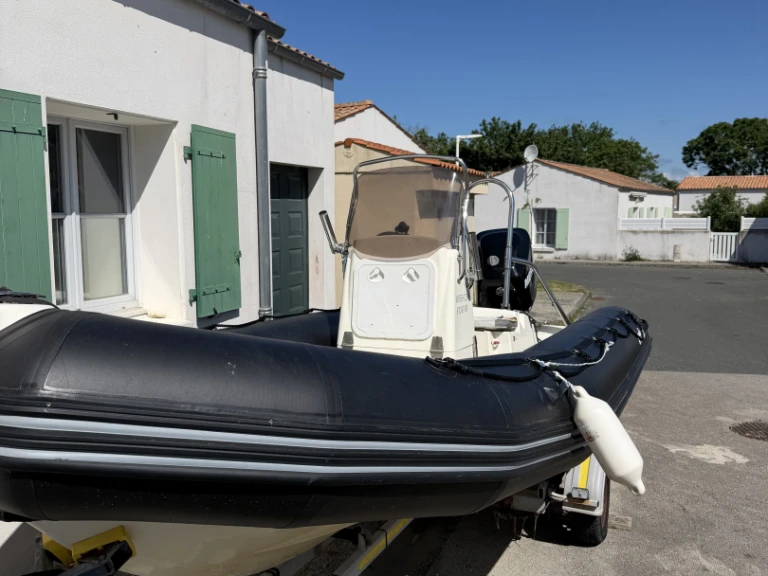 Pronájem lodi Bombard Sunrider 550 v La Cotinière na Samboatu