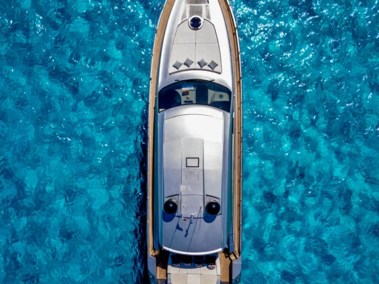 Pronájem lodi Pershing Pershing 64 v Cannes na Samboatu