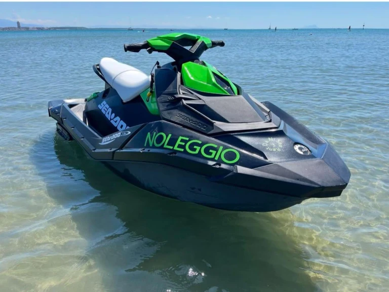 Sea-Doo Spark jednotlivci a charterové společnosti v Anzio