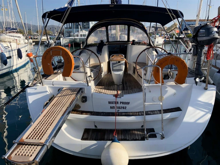 Jeanneau Sun Odyssey 42 i Performance jednotlivci a charterové společnosti v Póros (City)