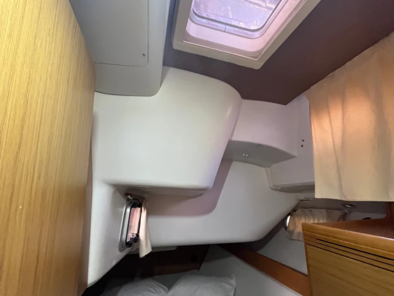 Pronajmout si Jeanneau Sun Odyssey 42 i Performance v Póros (City)