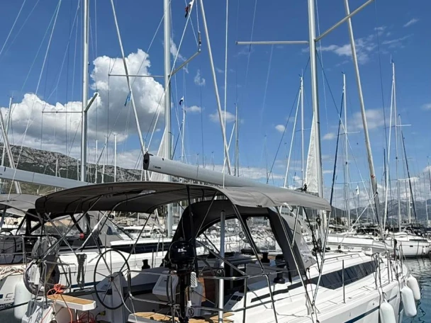 Pronájem lodi Bavaria Bavaria C42 v Kaštela na Samboatu