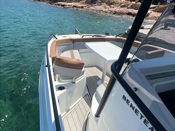 Bénéteau Beneteau MY Flyer 8 jednotlivci a charterové společnosti v Palaiá Fókaia
