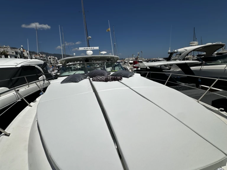 Pronájem lodi Sea Ray Sea Ray 370 Sundancer v Marbella na Samboatu