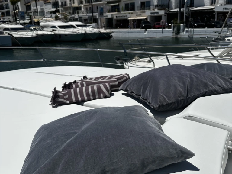 Pronajmout Motorová loď se skipperem či ne Sea Ray v Marbella