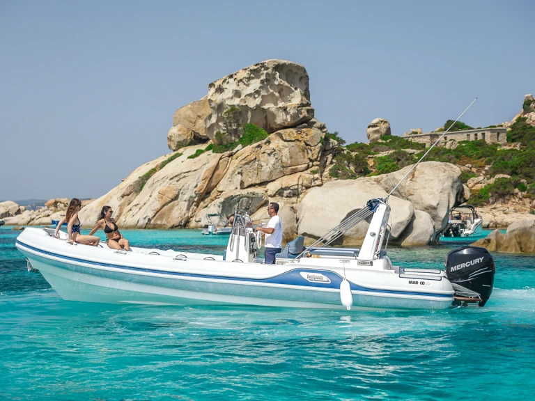 Pronájem lodi Santa Teresa Gallura lákavé ceny twenty seven