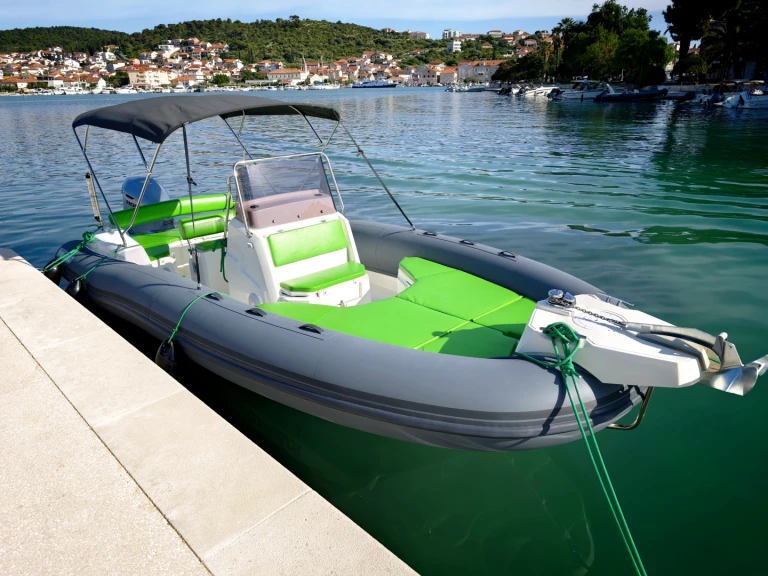 Pronájem lodi Marlin Boat 790 Pro Dynamic v Split na Samboatu