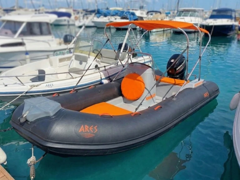 Pronájem lodi Alghero lákavé ceny Sacs S 500