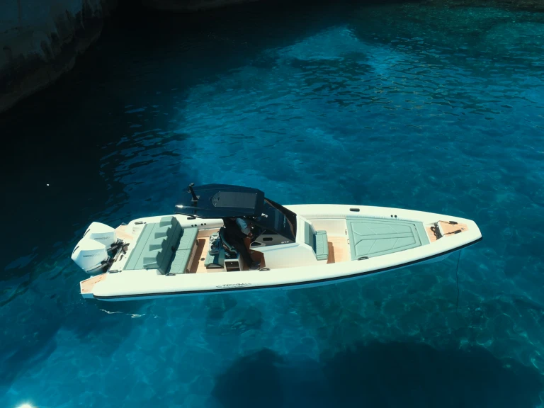 Pronájem lodi Technohull GTX v Kýthnos (City) na Samboatu