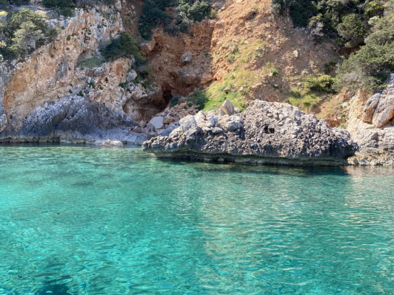 Pronajmout si GM italy Ares v Porto di Alghero