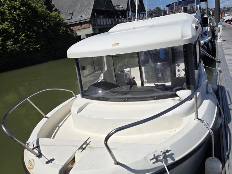 Quicksilver Captur 555 Pilothouse jednotlivci a charterové společnosti v Saint-Valery-sur-Somme