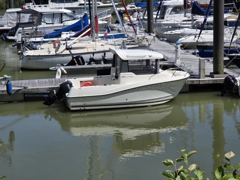 Pronajmout si Quicksilver Captur 555 Pilothouse v Saint-Valery-sur-Somme