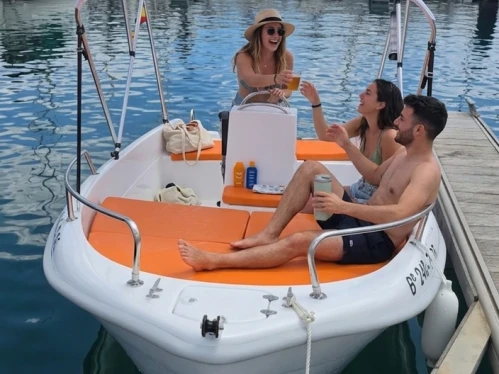 Motorová loď k pronájmu v Alicante za nejlepší cenu