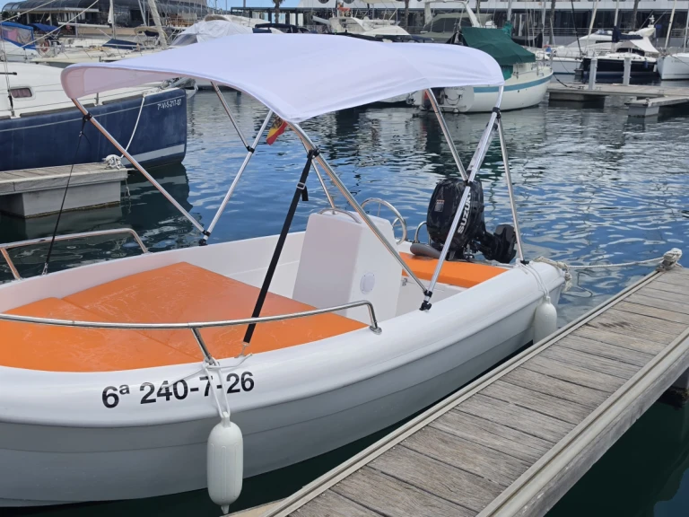 Stable 415 jednotlivci a charterové společnosti v Alicante